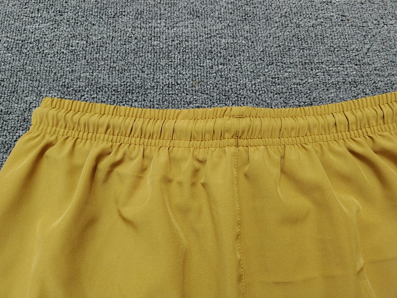 安德玛双层短裤 In stock detail view 2