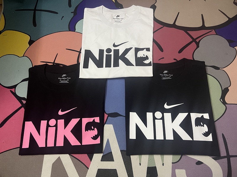 Nike鲨鱼短袖
