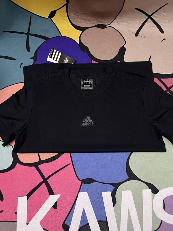Adidas纯棉短袖 In stock detail view 8