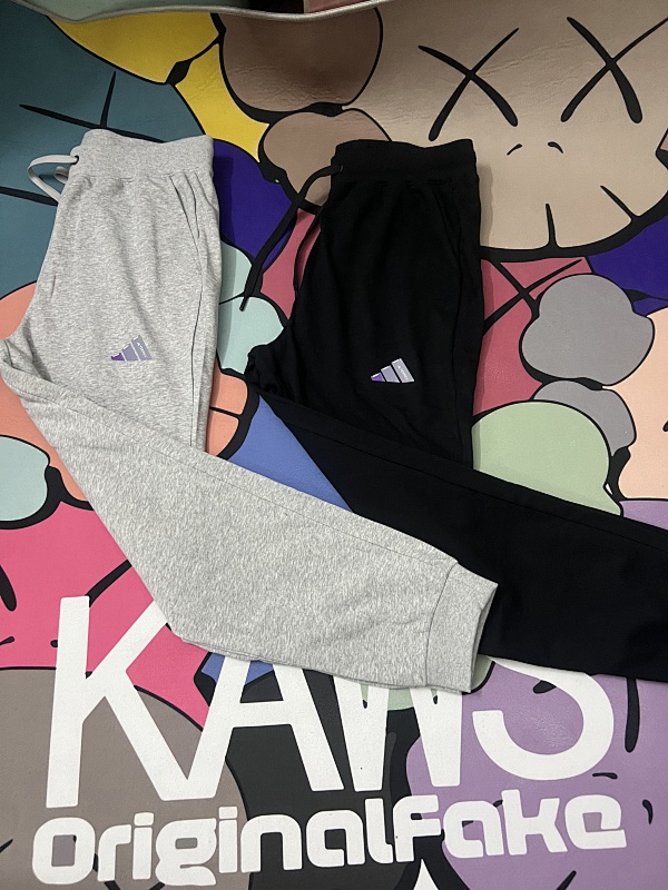 Adidas棉裤 In stock detail view 2