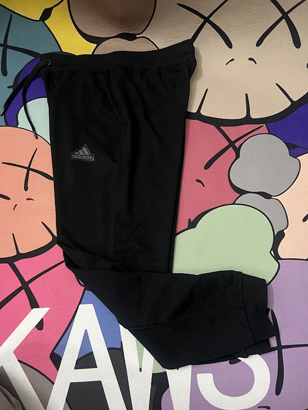 阿迪达斯黑金标 In stock detail view 7