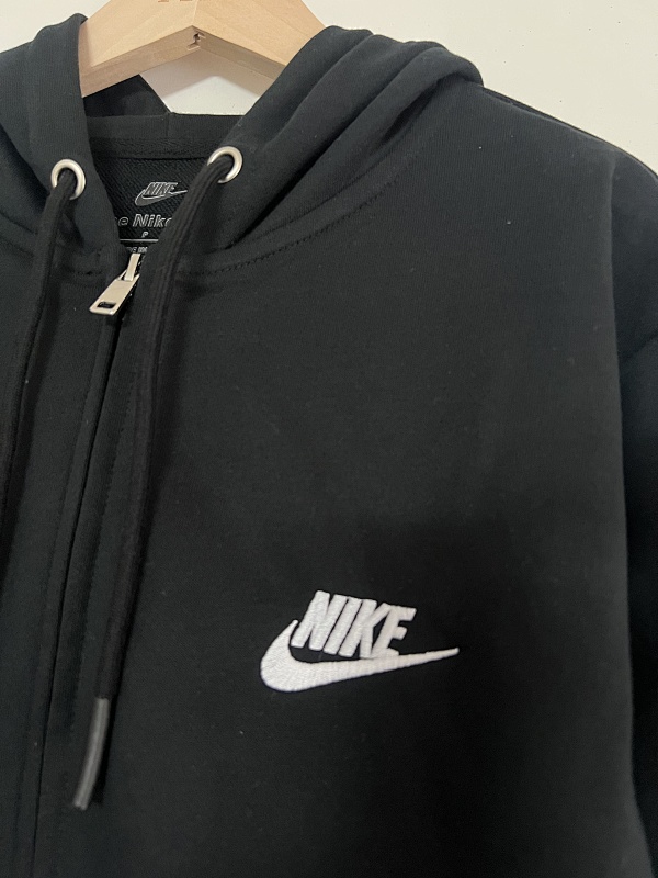 耐克刺绣外套 In stock detail view 10