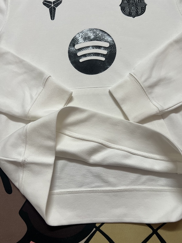 科比联名巴萨卫衣 In stock detail view 8
