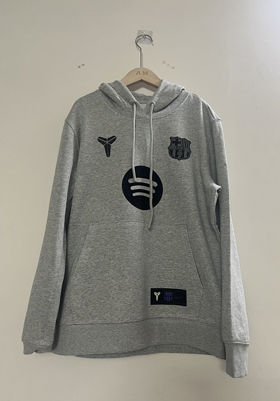 科比联名巴萨卫衣 In stock detail view 3