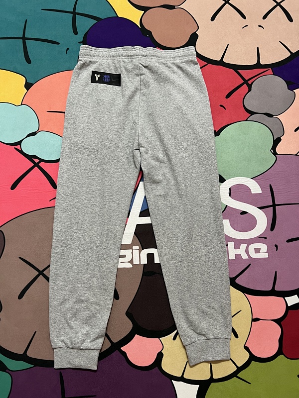 科比联名巴萨长裤 In stock detail view 9