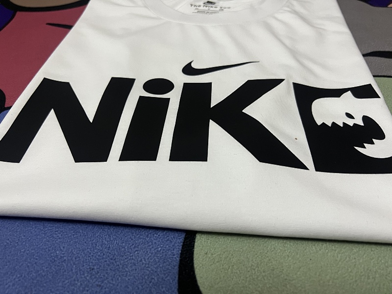 Nike鲨鱼短袖 In stock detail view 3