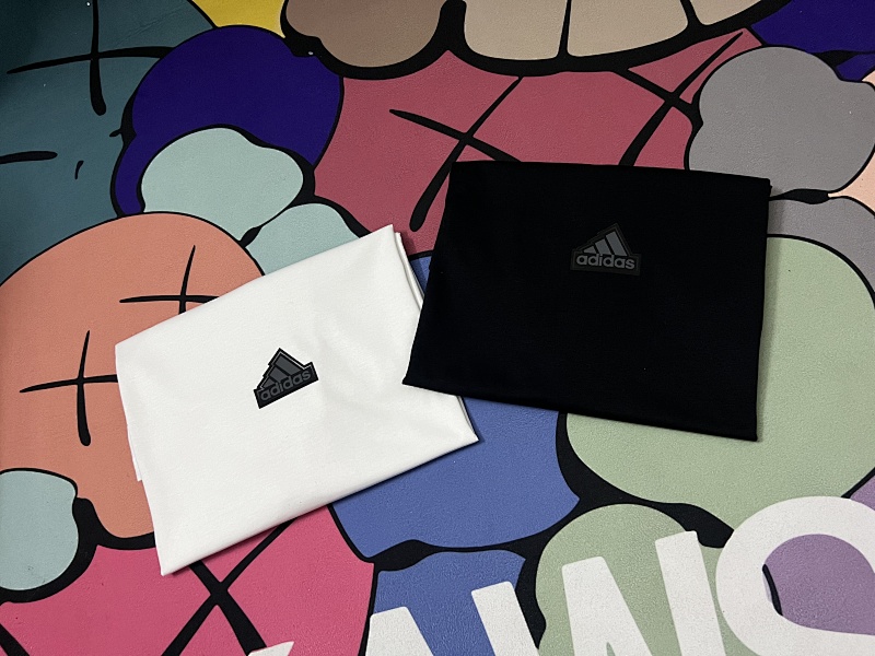Adidas纯棉短袖 In stock detail view 2