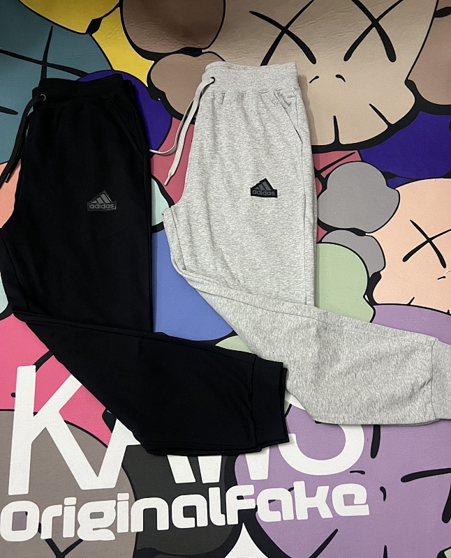 阿迪达斯黑金标 In stock detail view 3