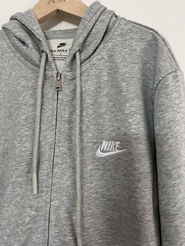 耐克刺绣外套 In stock detail view 8