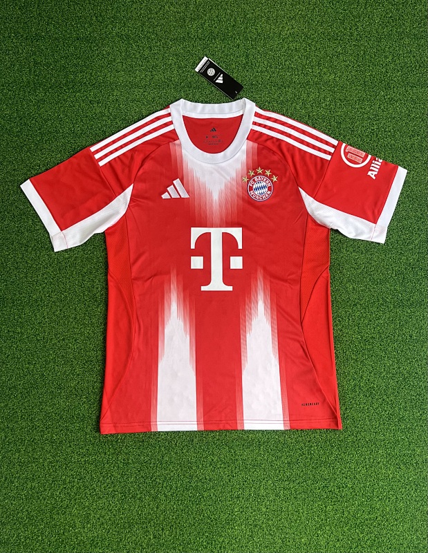 Bayern Munich Home Soccer Jersey 2025/26 product detail