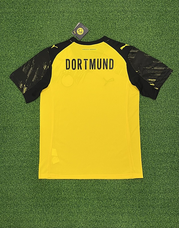 Borussia Dortmund Home Soccer Jersey 2025/26 detail view 2