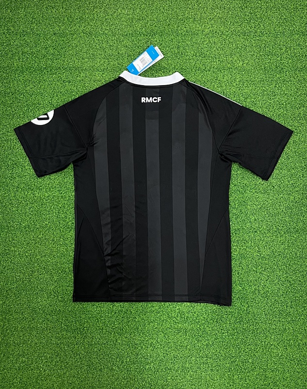 Real Madrid Goalkeeper Soccer Jersey 2025/26 detail view 2