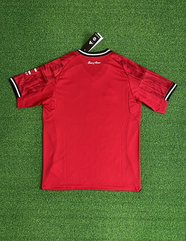 Manchester United Home Soccer Jersey 2025/26 detail view 2