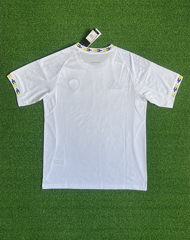 Leeds United Home Soccer Jersey 2025/26 detail view 2