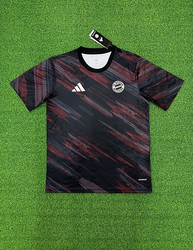 Bayern Munich Training Soccer Jersey 2025/26 product detail