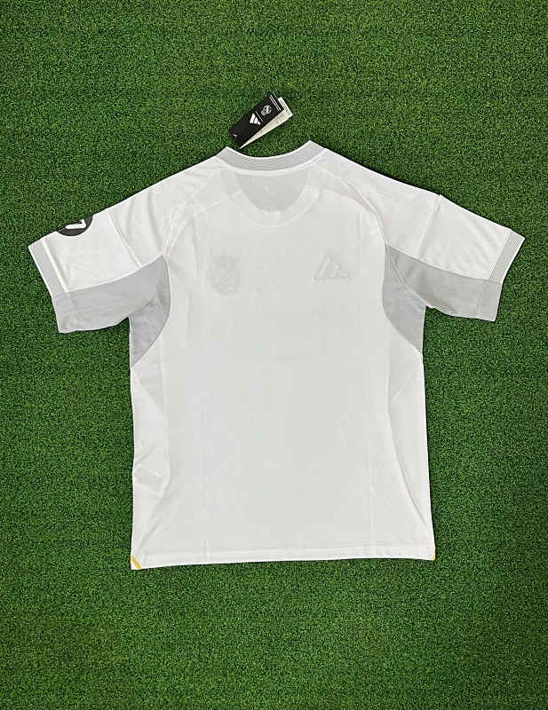 Real Madrid Home Soccer Jersey 2025/26 detail view 2
