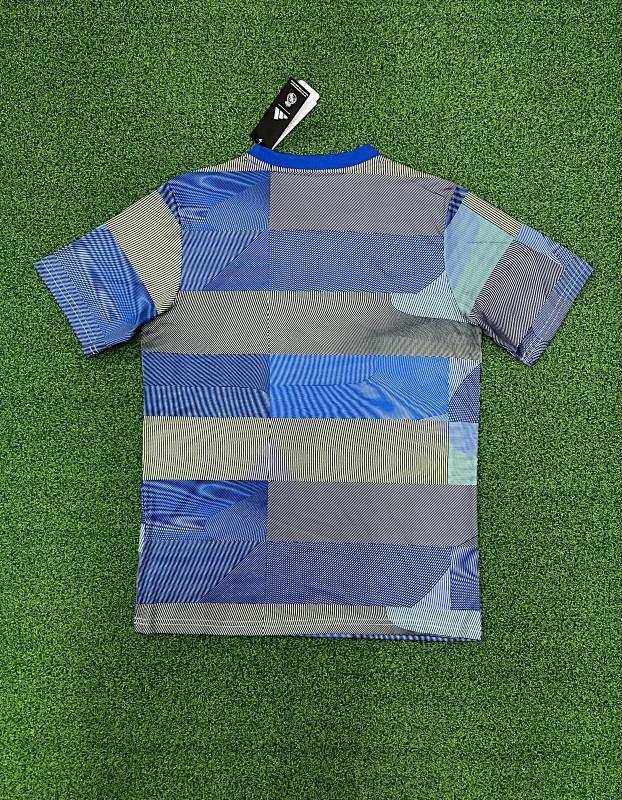 Real Madrid Training Soccer Jersey 2025/26 detail view 2