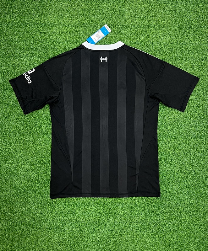 Liverpool Goalkeeper Soccer Jersey 2025/26 detail view 2