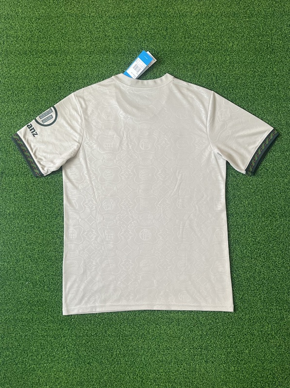 Bayern Munich Soccer Jersey 2025/26 detail view 2